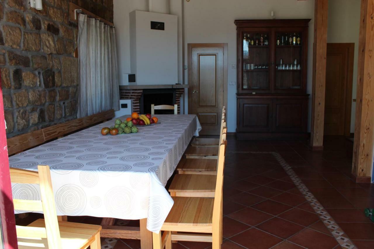 בית הארחה קינטנאר דה לה סיירה 	La Casa De La Petra מראה חיצוני תמונה